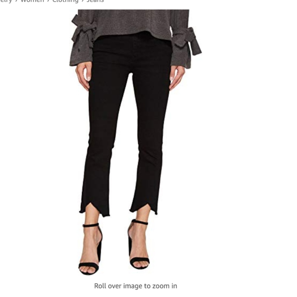 J.O.A. Frayed V-Hem Cropped Jeans